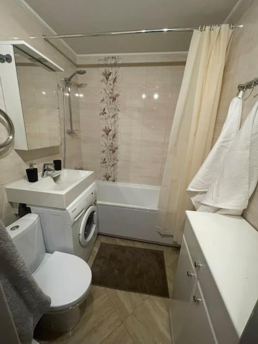 Cozy Apartment Close To Riga Airport Exteriör bild