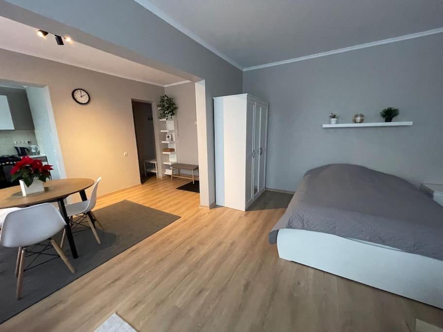 Cozy Apartment Close To Riga Airport Exteriör bild